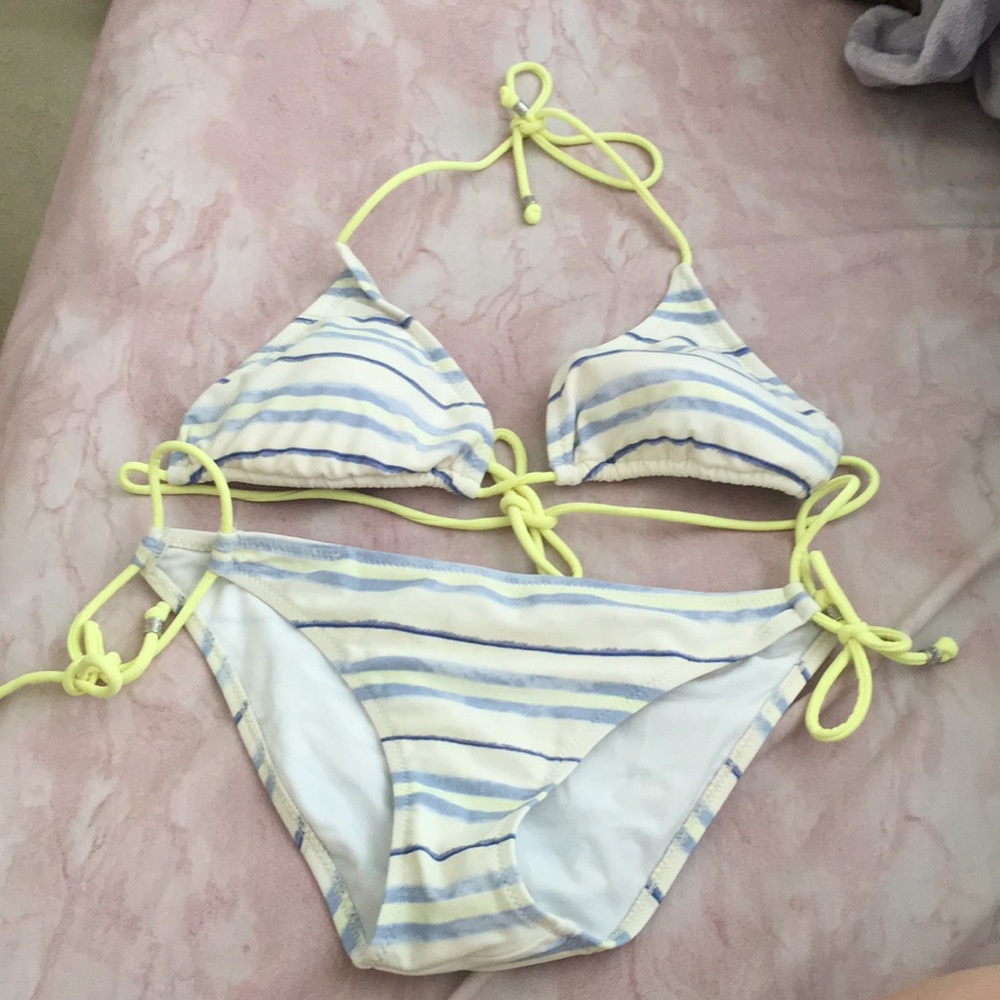 AMERICAN EAGLE - STRIPED BIKINI SET